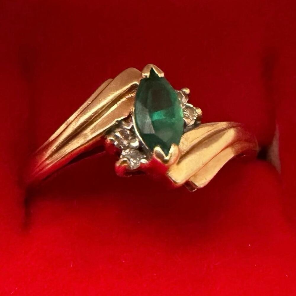 Vintage 10K Yellow Gold Lab-Created Emerald & Diamond Accent Ring Size 6,5